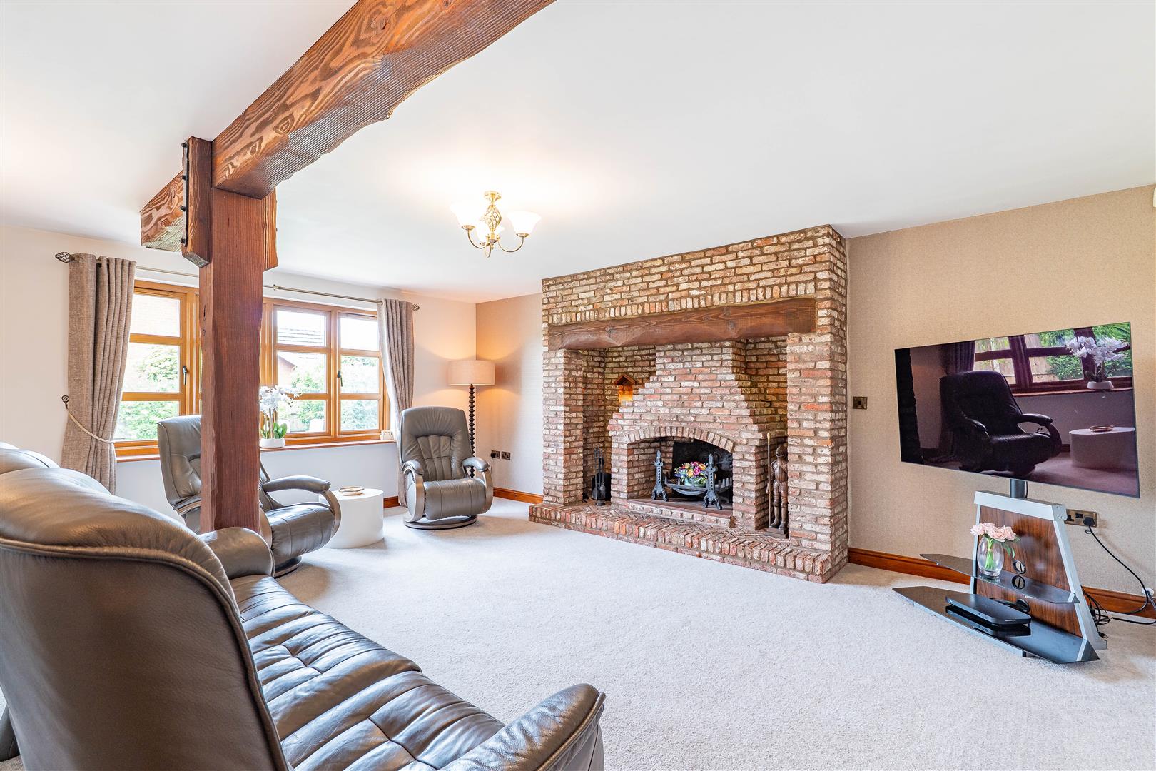 5 bed property in Hesketh Lane, Preston